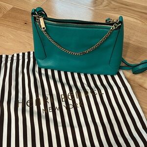 Henri Bendel Leather Shoulder Bag with Chain- like new!